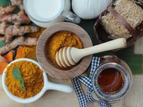 തേന്‍ മഞ്ഞള്‍ മിക്‌സ് ചെയ്ത് ഉപയോഗിക്കുമ്പോള്‍