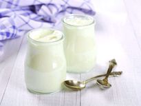 മുഖത്തിന് വയസു കുറവു നല്‍കും തൈരുവിദ്യ