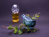 ഈ എണ്ണ നെറ്റികയറുന്നതിനും കഷണ്ടിക്കും പരിഹാരം