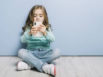 കുട്ടികളില്‍ സ്മാര്‍ട്ട് ഫോണ്‍ വില്ലനാകുമ്പോള്‍ 