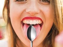 നാവിലൊരു സ്പൂണ്‍ വെച്ചാലറിയാം, വയറ്റിലെ രോഗം