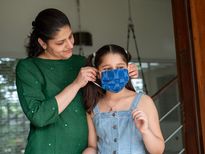  കൊവിഡ് കാലം; സ്‌കൂളിലേക്ക് പോവുന്ന കുഞ്ഞിന് സംരക്ഷണം ഇങ്ങനെ