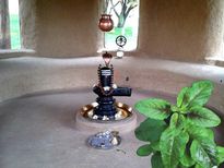 വീട്ടിലെ തുളസിക്കടുത്ത് ഇതൊന്നും വേണ്ട: ദാരിദ്ര്യം മാറാതെ നില്‍ക്കും