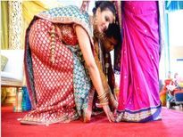 పెద్దవాళ్ల పాదాలకు దండం పెట్టుకోవడం వెనక సైంటిఫిక్ సీక్రెట్ ఏంటి ?