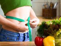 కేవలం ఒకే నెలలో ఈ ఏడు సులభ మార్గాల ద్వారా ఫ్లాట్ టమ్మీని పొందవచ్చు