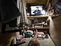 ఇక్కడి కాఫిన్ హోమ్స్ లో వేలాది మంది ప్రజలు నివసిస్తున్నారు!