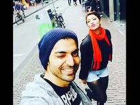 ట్రావెల్ లవర్స్ కోసం గుర్మీట్ మరియు డెబినా ఒక కొత్త గోల్ ని సెట్ చేసారు!