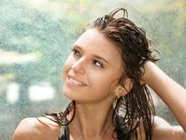 వర్షాకాలంలో ఆరోగ్యకరమైన కేశ సంరక్షణకు సింపుల్ చిట్కాలు