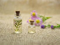 బలహీనమైన జుట్టును స్ట్రాంగ్ గా మార్చి, జుట్టు రాలడం తగ్గించే న్యాచురల్ రెమెడీస్! 