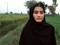 తండ్రి చంపేశాడు.. అయినా ఆమె బతికింది