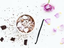 ప్రకాశవంతమైన ఛాయ & తాజా చర్మాన్ని వెనిలా ఫేస్ స్క్రబ్స్ తో మీ సొంతం చేసుకోండి 