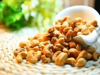 ఆరోగ్యాన్ని సంరక్షించే 10 రకాల ఉత్తమమైన నట్స్ (గింజలు) !