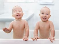 కవల పిల్లలను సంరక్షించేటప్పుడు గుర్తుంచుకోవలసిన అంశాలు 