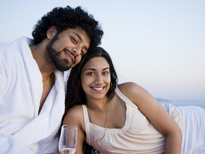 లవర్స్ కు ఇచ్చే గులాబీ, చాక్లెట్స్, కిస్, హగ్ అన్నింటికీ సెక్స్ తో సంబంధం ఉంది