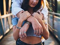 పెళ్లి అయిన కొత్తలో నా భార్య ఒక్కరాత్రి సెక్స్ చేయకున్నా తట్టుకోలేకపోయేది..ఇప్పుడు సెక్స్ వద్దంటోంది