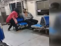 లోకల్ ట్రైన్‌లో దారుణం.. మహిళను నానా రకాలుగా వేధించిన దుర్మార్గుడు