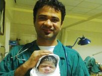 చిన్న పిల్లలు ప్రాణాలు తీసినట్లు ఆరోపణలు ఎదుర్కొంటున్న డాక్టర్‌ కఫీల్‌ నిపా వైరస్ తో హీరో అయ్యాడు