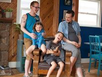 ఆ ఇంట్లో : అమ్మానాన్నల పాత్రలు తారుమారయ్యాయి : ఇప్పుడు  బిడ్డ,  జెండర్ న్యూట్రల్.