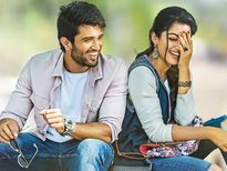 ఆమె మిమ్మల్నే ఇష్టపడుతుంది అనడానికి సంకేతాలేంటో తెలుసా..