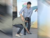 భారతీయులు పెద్దల పాదాలకు నమస్కారం చేయడానికి గల కారణాలేంటో తెలుసా.. 