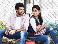 ఒక అమ్మాయిని ఇష్టపడిన సమయంలో అబ్బాయిలు చేసే చిలిపి పనులేంటో తెలుసా...