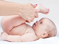 शिशु को मालिश की कोई जरुरत नहीं, बोलते हैं डॉक्‍टर्स