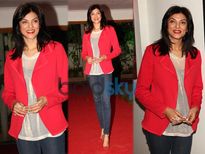 सुष्मिता सेन पहुंची आर्ट फाउंडेशन: Pics 