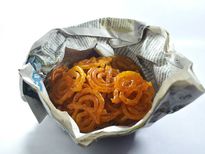  क्या आप अभी भी अखबार में लिपटा हुआ खाना खाते हैं?