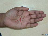 अगर आपकी हथेलियों पर  एक्स का निशान है तो इसे जरूर पढ़ें