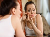 क्या आपका फोन आपके चेहरे को बर्बाद कर रहा है?