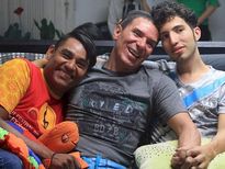  OMG!  कोलाम्बियां के इन तीन Gay पु‍रुषों ने की एक दूसरे से शादी और बन गए 'त्रिरेंजा' 