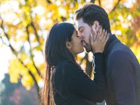 इन सेक्‍सी Kissing टेक्निक्‍स से करें अपने पार्टनर को इम्‍प्रेस 