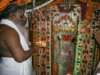 ये है डॉक्‍टर हनुमान का मंदिर सिर्फ भभूति से ही हो जाता है कैंसर का ईलाज 