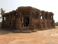 राजस्‍थान का ये श्रापित मंदिर जहां रात होते ही इंसान बन जाते है पत्‍थर