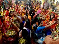 नवरात्रि में क्यों की जाती है कन्या पूजा, जानिए इसके कारण और फायदे