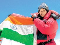 एक पैर कट गया था, फिर भी एवरेस्ट पर चढ़कर लहराया तिरंगा, कौन है ये महिला
