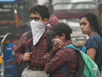 दिल्‍ली हुई जहरीली: जानें स्‍मॉग से कैसे करें खुद और परिवार का बचाव 