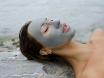 कोरियन ब्‍यूटी टिप्‍स : चेहरे की चमक से लेकर मुंहासों का खात्‍मा करती हैं ज्‍वालामुखी की राख 