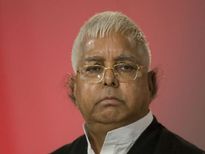 कानों से न‍िकलते बाल है खतरे की घंटी, जानिए कैसे पाएं इनसे छुटकारा