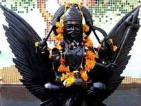 ऐसे लोगों पर जीवन भर बनी रहती है शनि देव की कृपा