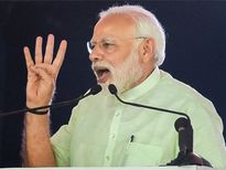 क्यों पहनते हैं नरेंद्र मोदी हाथ में काला धागा, जानें किसे नहीं पहनना चाहिए