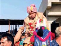  दुल्‍हन के बिना ही इस दूल्‍हें की न‍िकली बारात, वजह जान इमोशनल हो जाएंगे आप! 