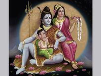 सावन में शिव ही नहीं, मनोकामना पूर्ति के लिए करें पूरे परिवार की पूजा