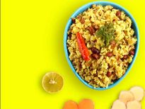 पोहे पर छिड़ी पॉल‍िटिक्‍स, जानें इसे खाने के बेहतरीन फायदे