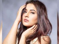 गर्मियों में कूल लुक के लिए फॉलो करें शहनाज गिल का स्टाइलिश लुक