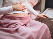 डिलीवरी से पहले ही फट गई पानी की थैली, जाने इस स्थिति में क्‍या करना चाह‍िए 