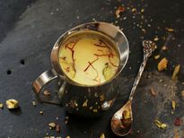 रोजाना पीएं बादाम का दूध, बूस्‍ट होगी इम्‍यून‍िटी और होंगे ये फायदे 
