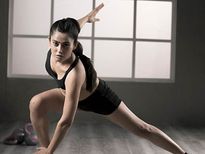 वर्कआउट करते समय बालों को फ्रेश रखने के लिए यूज करें ये टिप्स