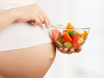 प्रेग्नेंसी में इन फलों का सेवन करें सही तरह से, वरना होगा नुकसान