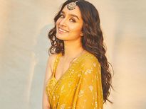 बर्थडे गर्ल श्रद्धा कपूर का घने बालों का राज, शाइनी हेयर के लिए लगाती हैं एलोवेरा दही का मास्क